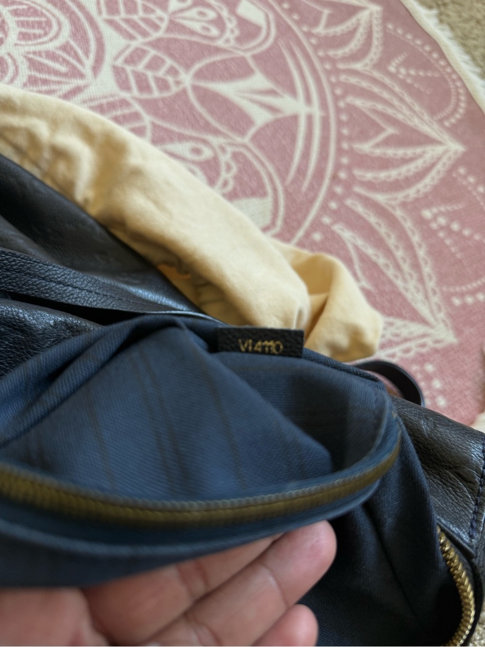 Authentic Louis Vuitton Monogram Empreinte Lumineuse GM bag in Navy Blue - Picture 15 of 16